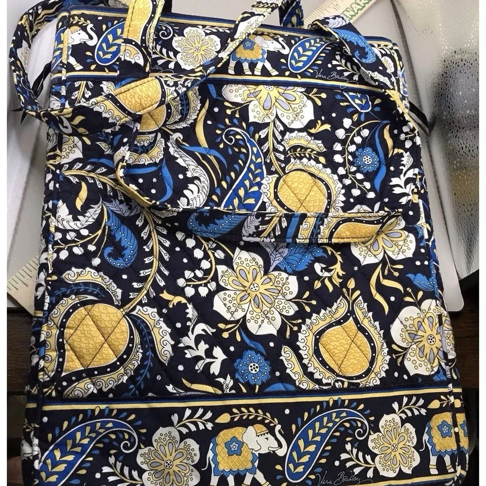 Vera Bradley Ellie Blue Retired Fabric Covered Hardshell‎ Laptop Portfolio